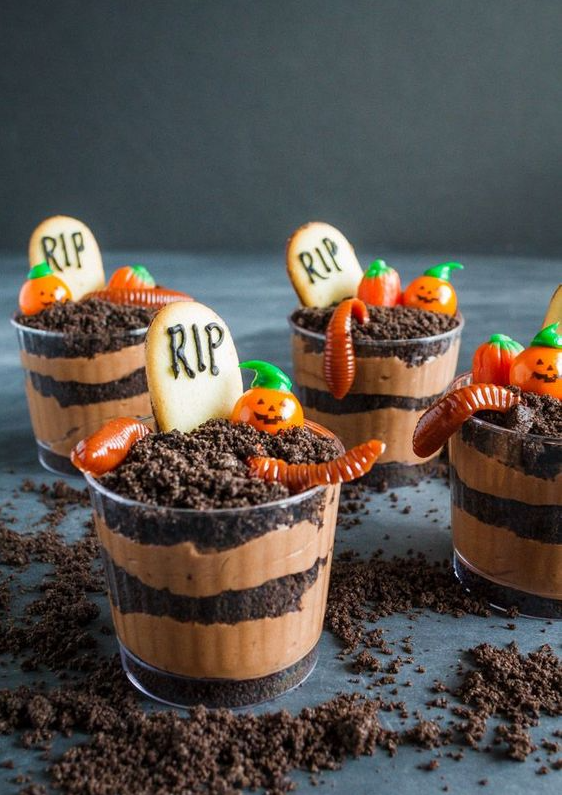 Halloween Treats With Graveyard Pudding Cookie