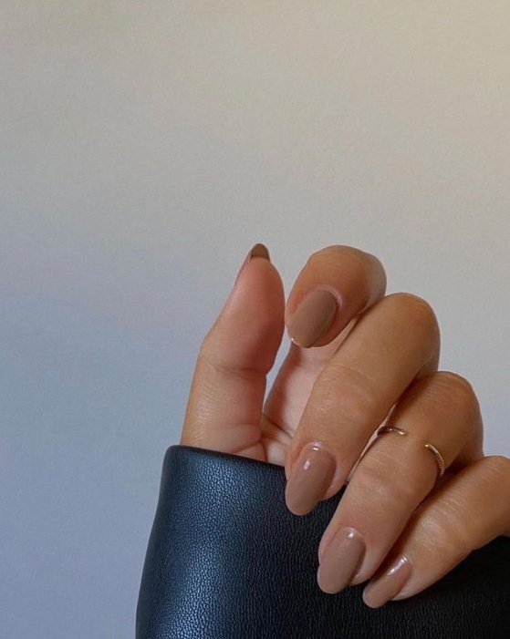 Nails For Autumn With The Best Chic Minimalist Nails for 2022