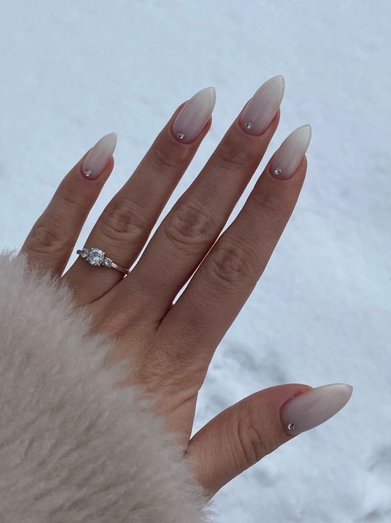 Pretty December Nail Trends   Winter Nails 10