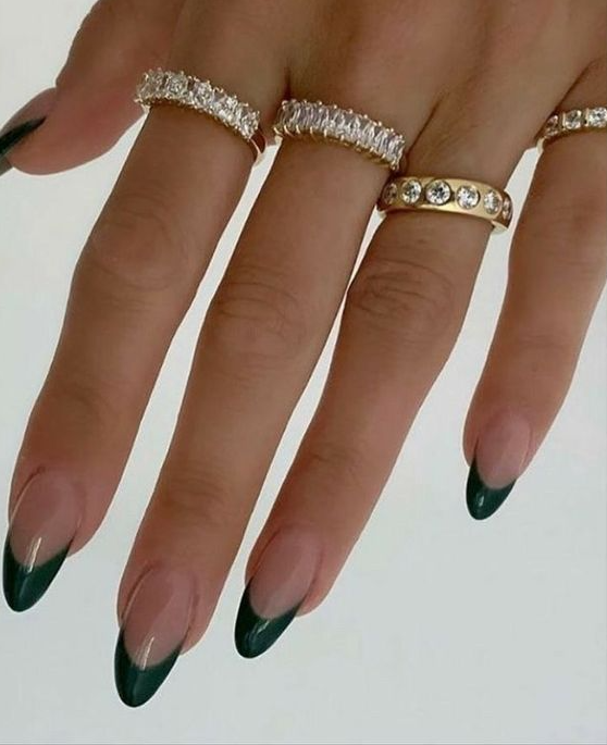 Pretty December Nail Trends - Winter Nails 11