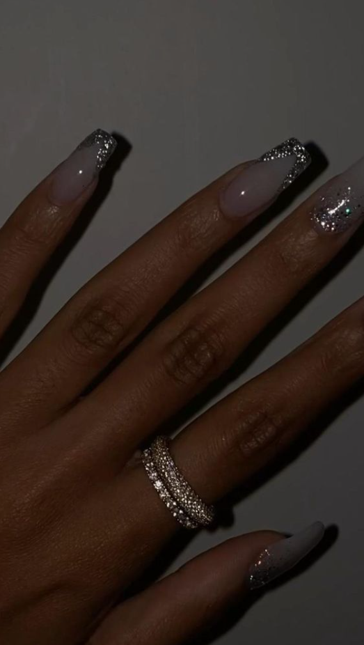 Pretty December Nail Trends - Winter Nails 18