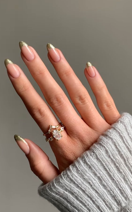 Pretty December Nail Trends - Winter Nails 2