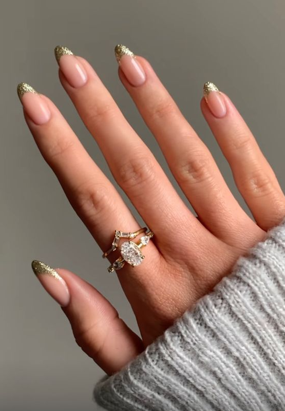Pretty December Nail Trends - Winter Nails 9