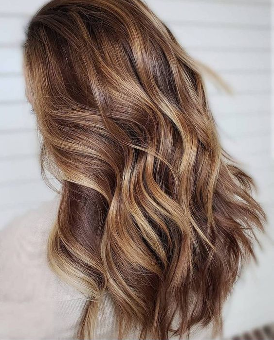 Ways To Wear Caramel Highlights On Different Hair