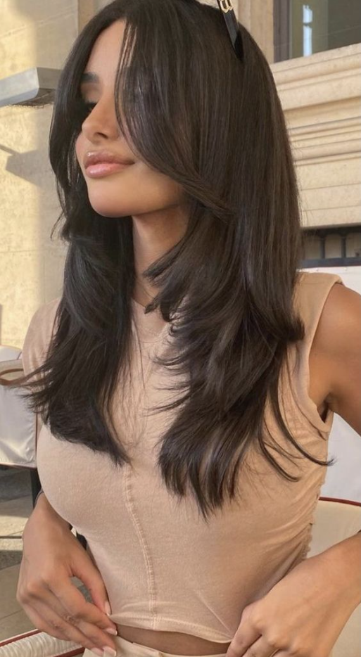 2023 Hair Color Trends For Women - The It Girl Hair Trend Curtain Bangs - Classically Cait