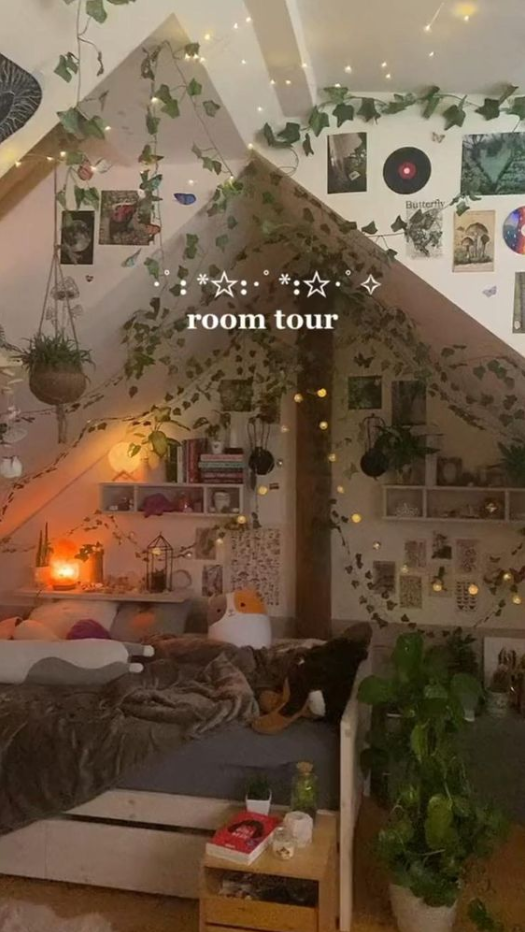Grunge Bedroom Aesthetic - room tour grunge bedroom