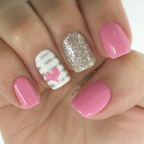 Pretty Nails Pink - Valentines hearts glitter nail art design
