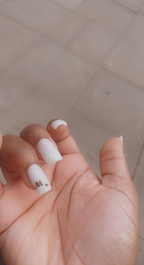 Nails With Initials Acrylic - initial acrylic nails ideas