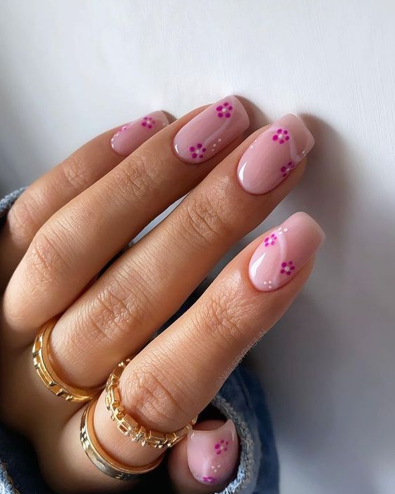 Spring 2023 Nails - Floral Nails To Try Out This Spring