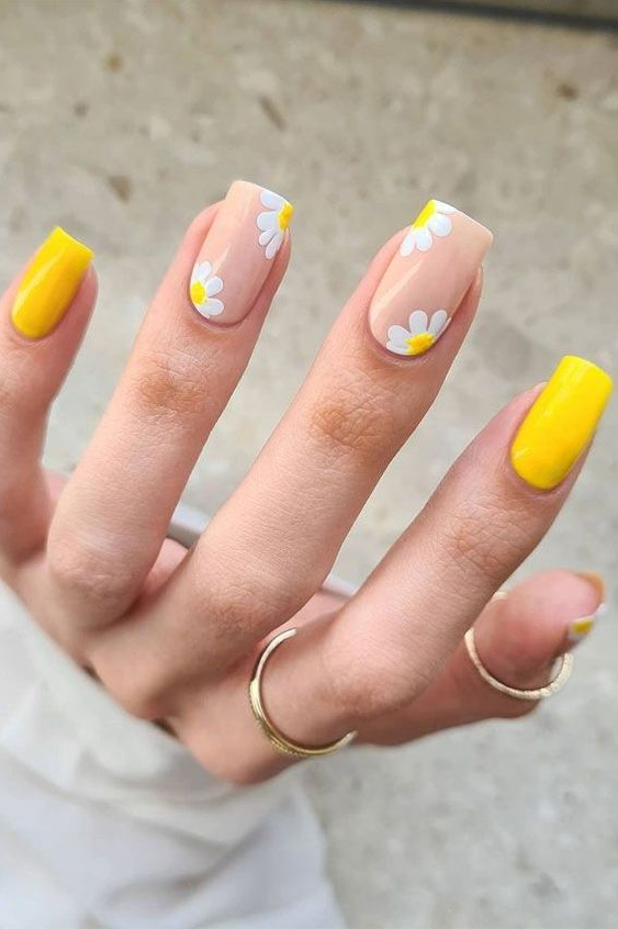 Nails Spring 2023   Best Spring Nail Ideas For 2023 Daisy, Pink And White Nails