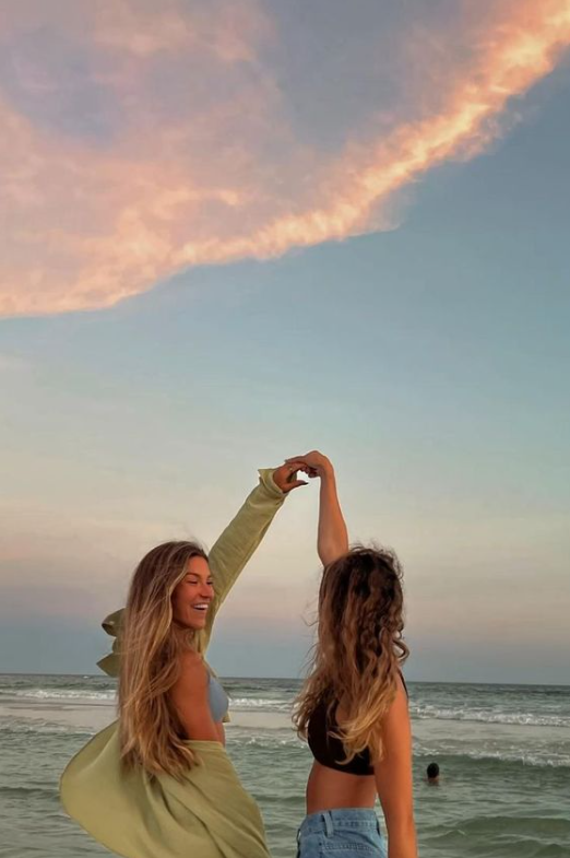 Aesthetic Beach Pictures   Summer Picture Poses, Beach Picture Poses, Beach Vacation Pictures