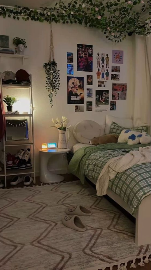 Cozy Bedroom   Cute Cozy Dorm Room Ideas Everyone Is Obsessed