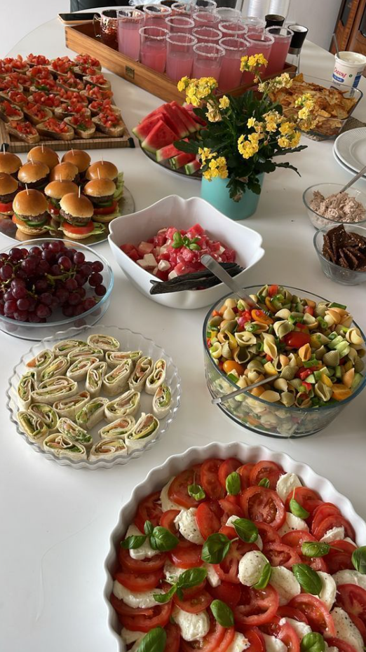 Garden Party Food   Embrace Your Natural Beauty Celebrate Hairstyles That Emphasize Your Authentic