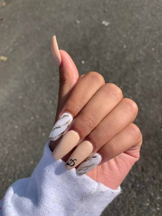 Nails With Initial   Marble & Beige Nails With