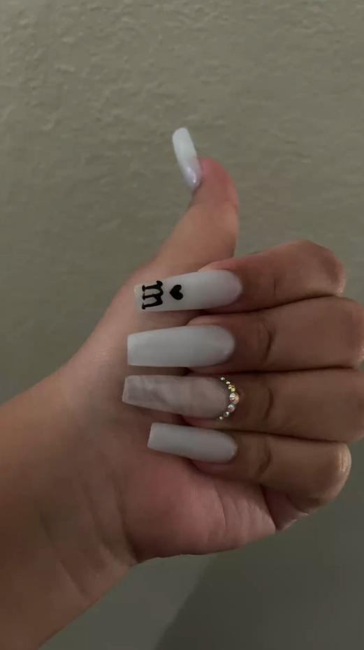 Nails With Initial   Aesthetic White Nails With Bf
