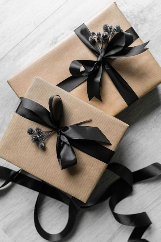 Black Gift   Creative Ways To Gift Wrap Your Presents