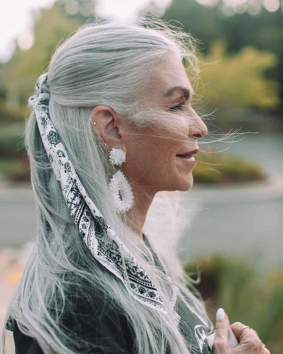 Silver Haired Beauties   Top Gray Hair Ideas For You To
