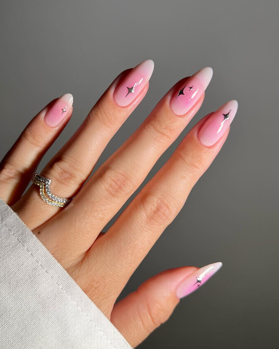 Elegantly New Trendy Nail Art Picture