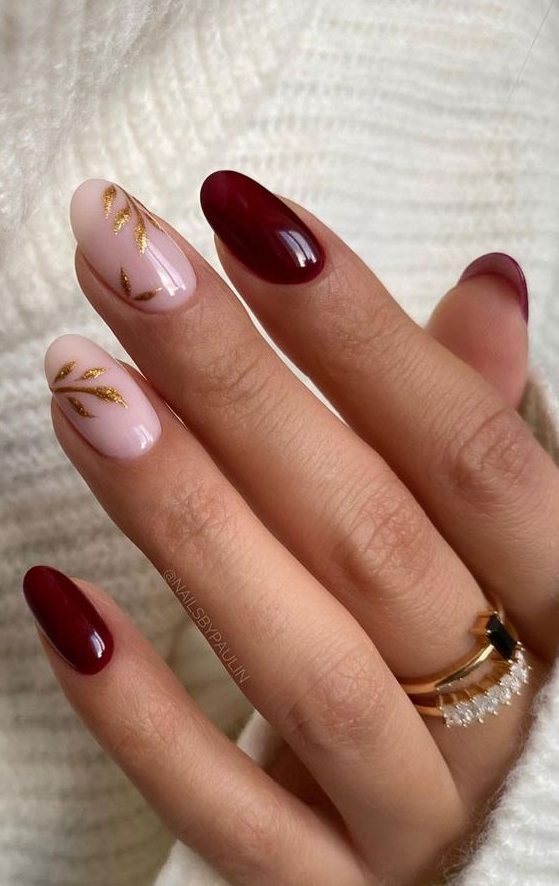 Fall Nails Ideas Autumn - Gorgeous Fall Nails That’re Perfect For Thanksgiving Gold Leave Red Wine Nails