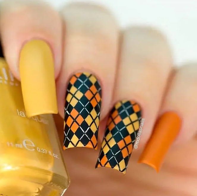Short Fall Nails 2023 Trends   Fall Nail Art That Are Simply Gorgeous