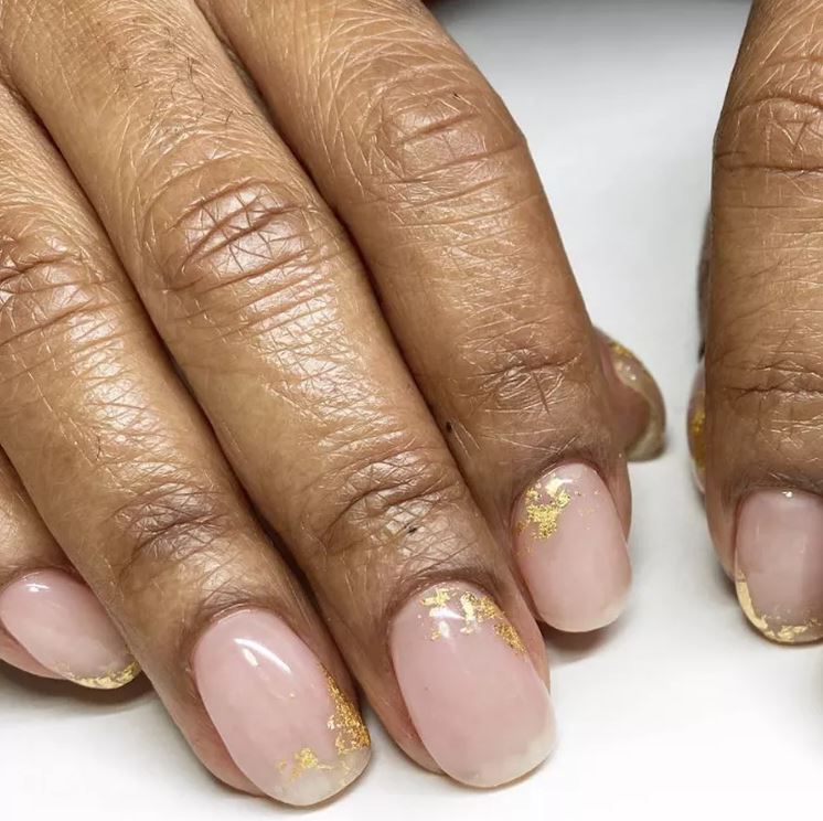 Minimal Short Nail Ideas   Go For The Gold