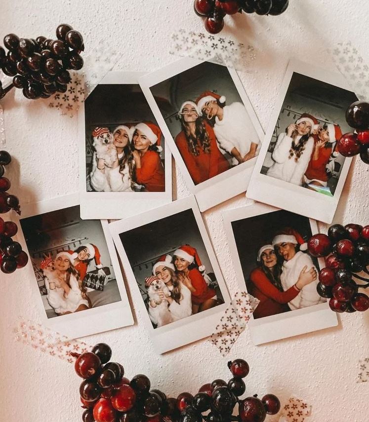 Poloroid Pictures Ideas With Holiday Theme