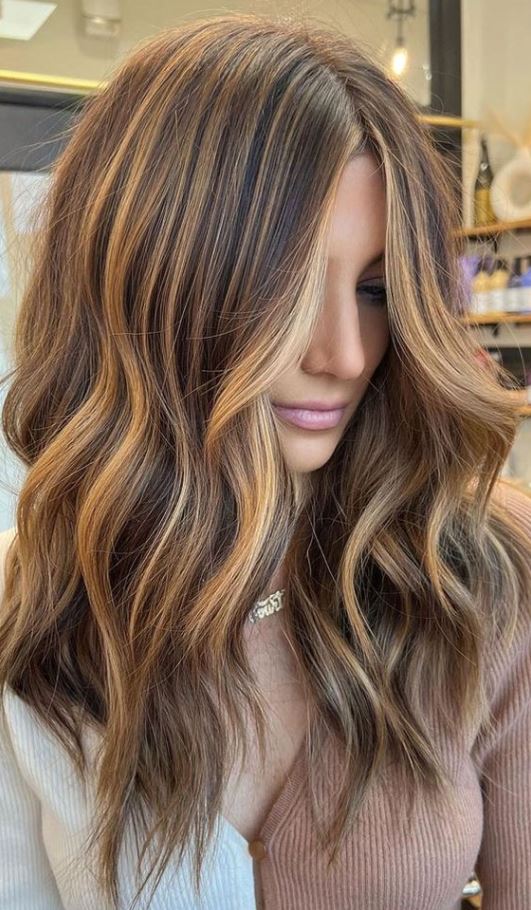 Sunkissed Hair Brunette   Golden Highlights Brown Hair Subtle Hair Color Hairstyles For Layered Hair Summer Hairtyles Brunette Balayage Hair Beauty Hair Color