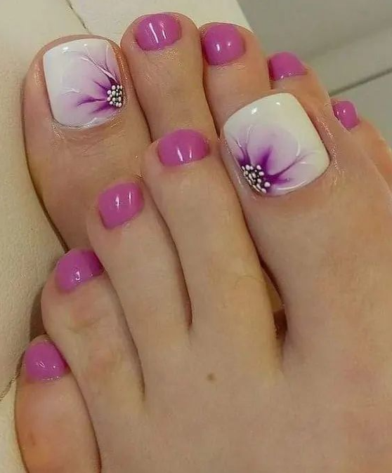 Summer Toe Nails   Stunning Summer Toenail Designs To Show Off On The Beach Pedicure Toe Nails Pedicure Designs Toenails Gel Toe Nails Feet Nail Design Toe Nail Designs