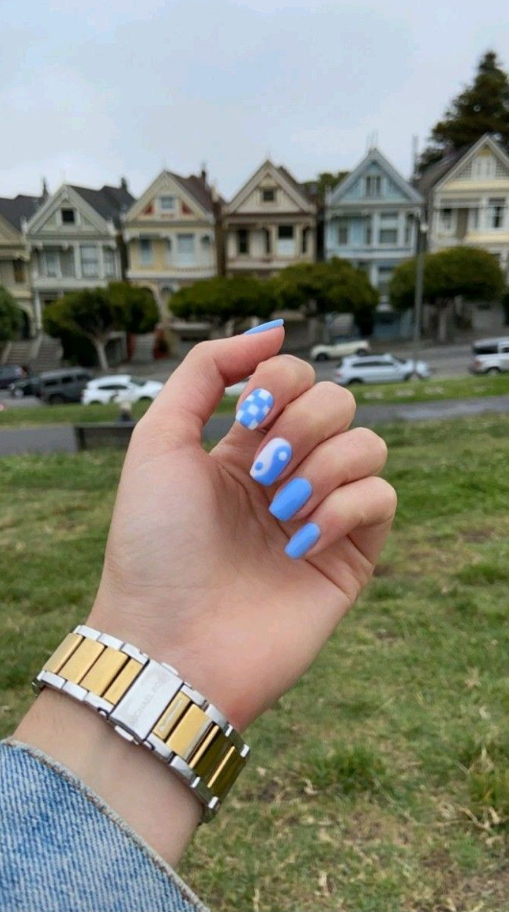 Blue Nails Fake Nails Lilac Nails Nail Art Designs Heckered Nails White Nails Short Nails Stylish Nails