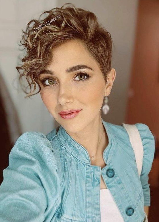 Chic Short Messy Haircut Ideas For Woman 2024 Short Messy Haircuts Thick Hair Styles Short Curly Haircuts Curly Pixie Hairstyles Curly Hair Styles Hair Styles