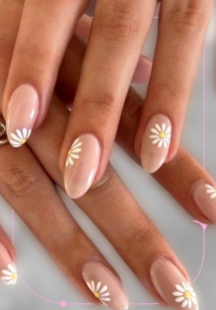 Extended Short Almond Nails Ideas