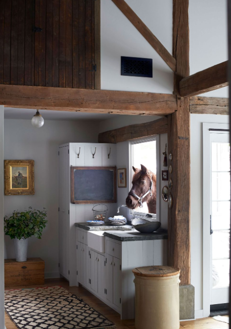 Farmhouse Kitchen With Rustic Style