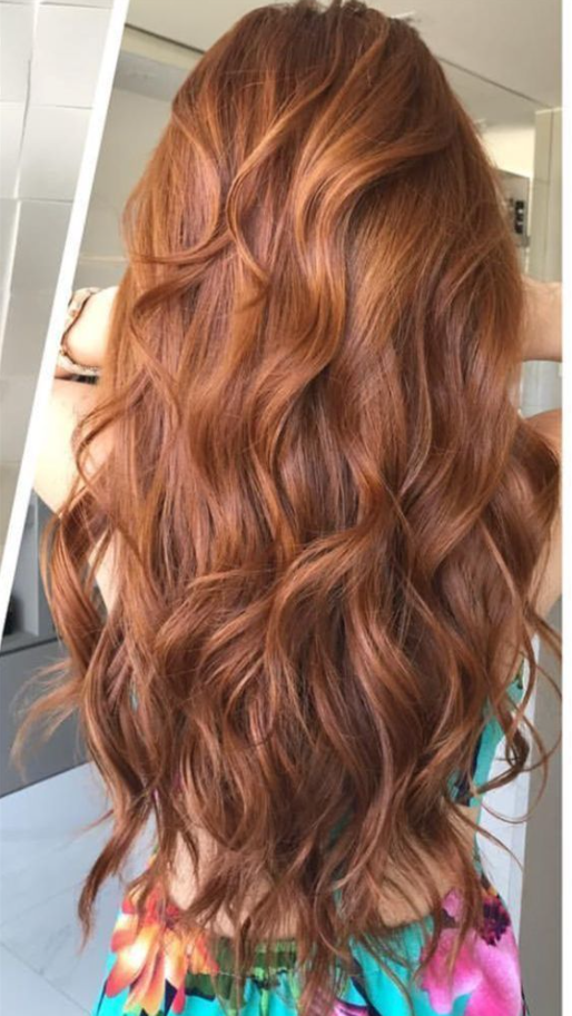 Gorgeous Ginger Copper Hair Colors And Hairstyles You Should Have In Winter Ginger Hair Color Hair Color Auburn Long Wavy Hair Long Hair Styles Red Hair Pretty Hair Color