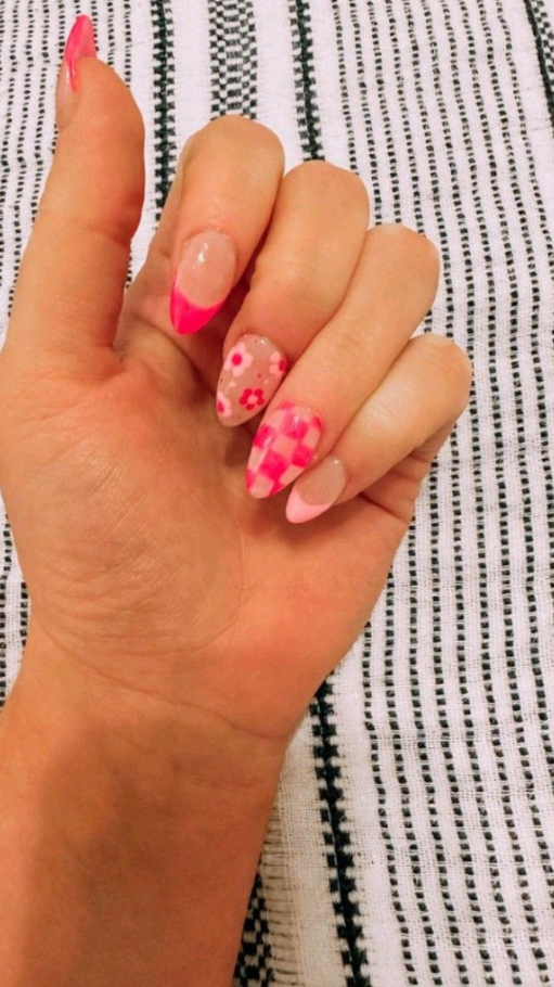 Pink Nails Fake Nails Lilac Nails Nail Art Designs Heckered Nails White Nails Short Nails Stylish Nails