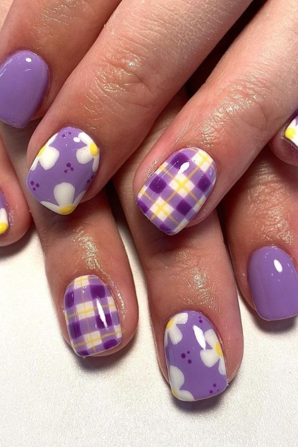 Gorgeous Fall Nail Designs For A Chic Seasonal Look Plaid Nail Designs Fall Nail Designs Plaid Nail Art Plaid Nails Nail Colors Nail Designs