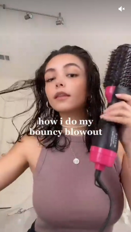 Using My HURRTOOLS One Step Blow Dryer
