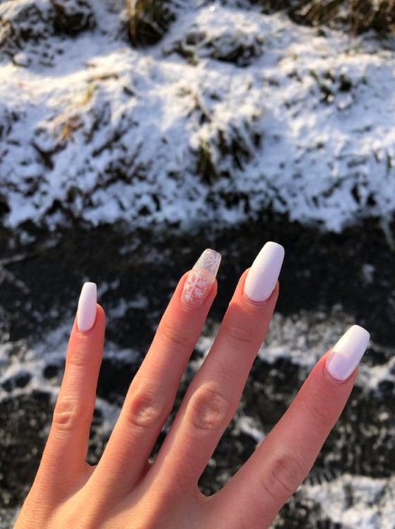 White Holographic Snowflake Glitter Acrylic Nails