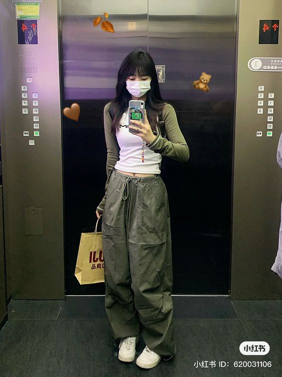 Cybercore Clothes - Khaki cargo pants Outfit Streetstyle Trendy Korean Aesthetic Fashion 2022 Harajuku Subversive