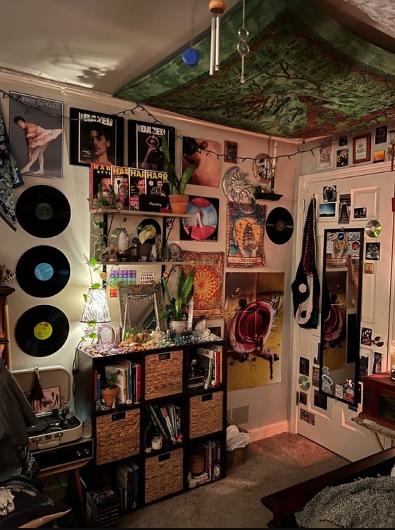 Grunge Bedroom Aesthetic   Harry Wall