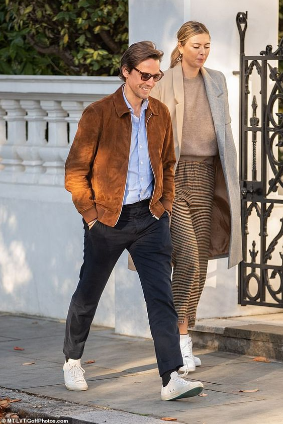Outfits For Men   Maria Sharapova And Millionaire Beau Alexander Gilkes Enjoy Stroll