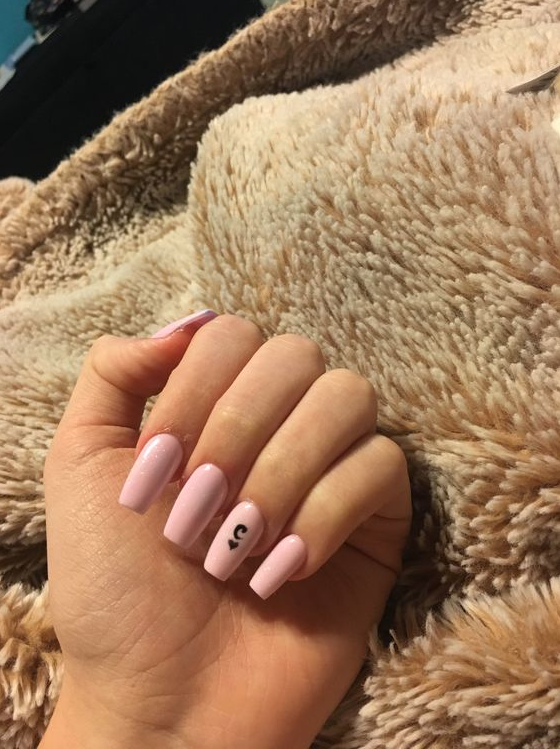 Nails With Initials Acrylic   Initial Nails Are Cuffing Season's Most Divisive Beauty