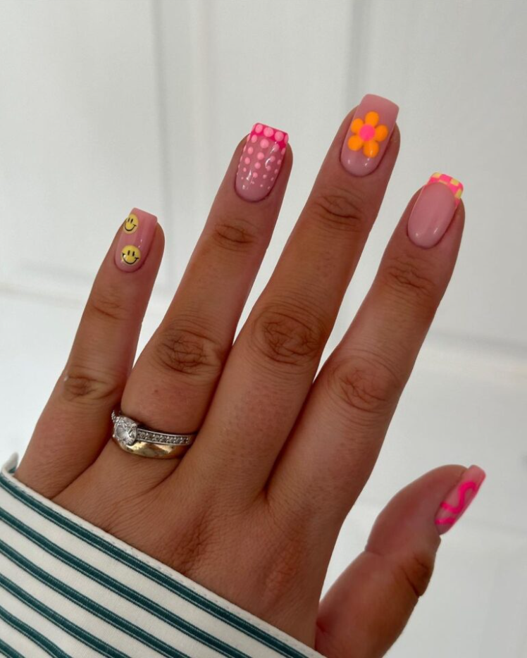 Amazing Spring Short Nails Picture