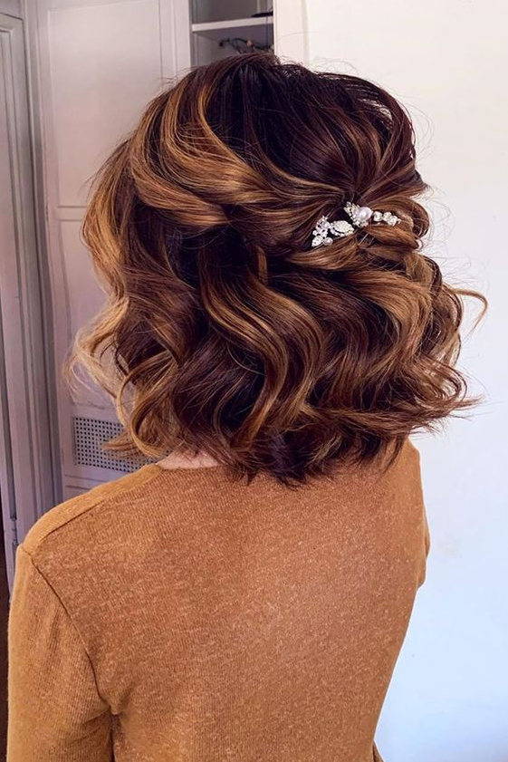 Awesome Hair Styles For Medium Length Inspiration