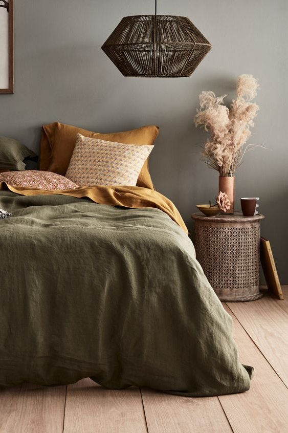 Cozy Earthy Bedroom - Bedroom makeover with Fall colors