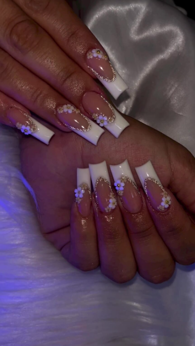 Amazing 2023 French Tip Nails Inspiration