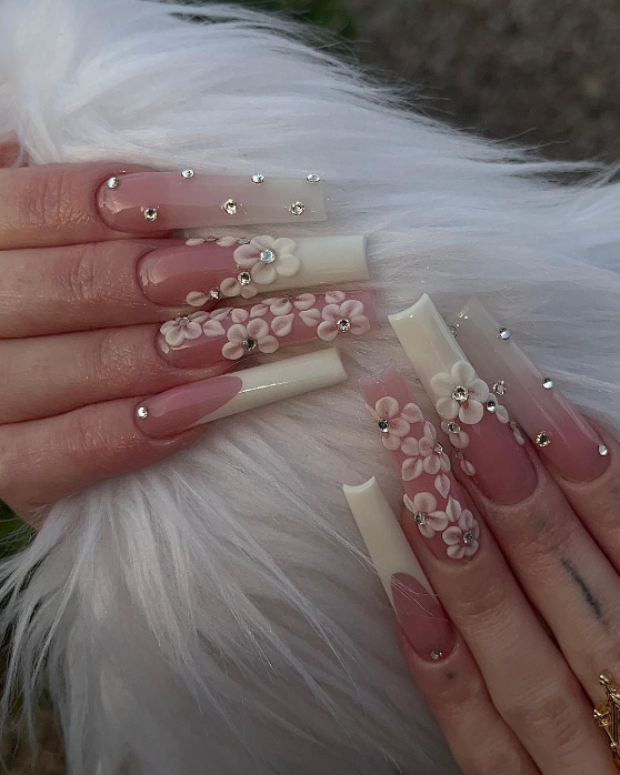 Awesome 2023 French Tip Nails