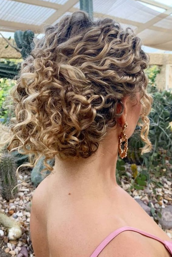 Hair Up Styles - Curly hair up