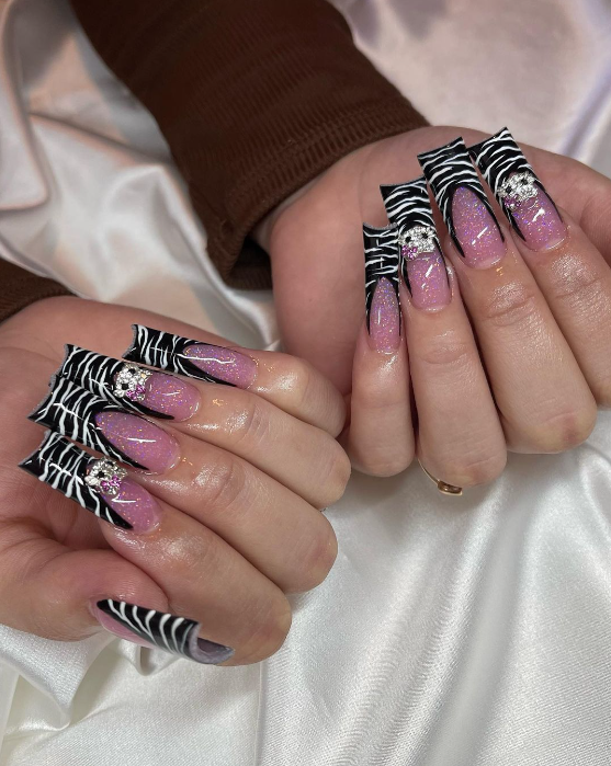 Pretty Zebra Nails