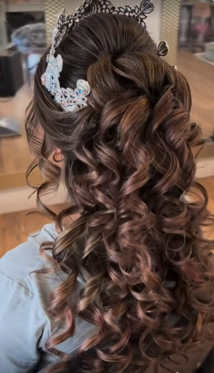 Hair Down Quinceanera Hairstyles   Hairstyles For Quinceanera