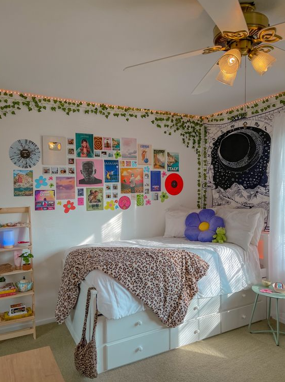 Bedroom Aesthetic - Indie room dorm room decor room inspiration bedroom